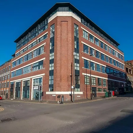- Free Underground Parking * Birmingham